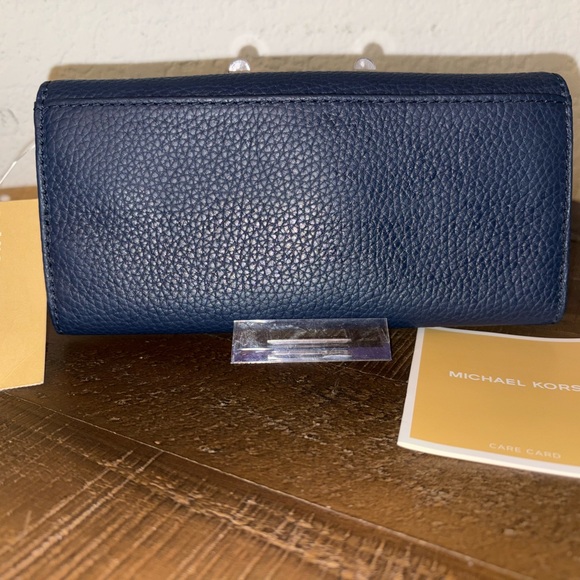 Michael Kors Dark Blue Leather Wallet with Gold Logo - Picture 5 of 6